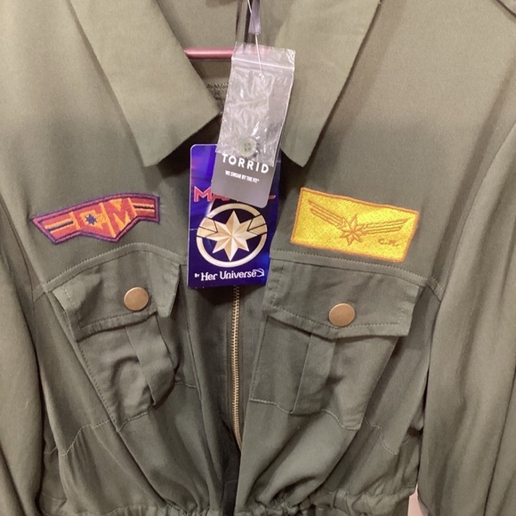 Torrid Her Universe Caption Marvel Olive Patchwork Shirt Dress Size 1~NWT! - Picture 4 of 12